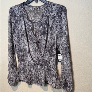 Guess L/S Snake Scarlett Wrap Top